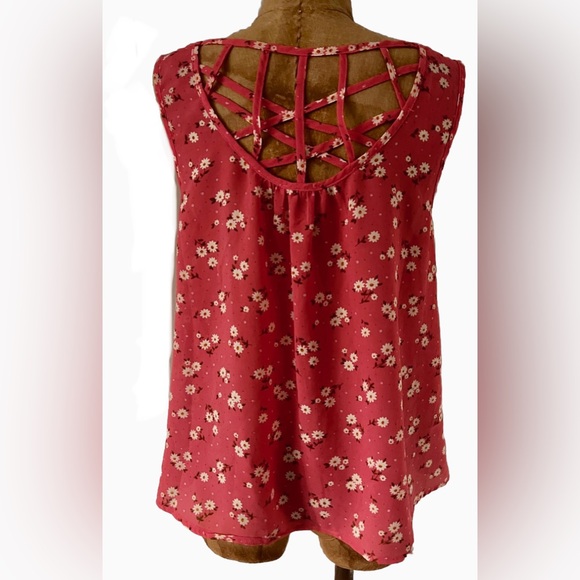 Mine Red Backless Tank Top Flower Buttons EUC M - Picture 6 of 11
